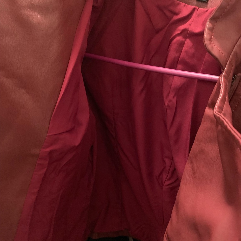 Leather jacket - Picture 6 of 8